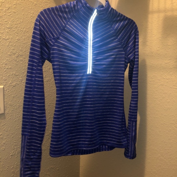 Reflective Striped Long Sleeve Sports Top - Picture 4 of 6